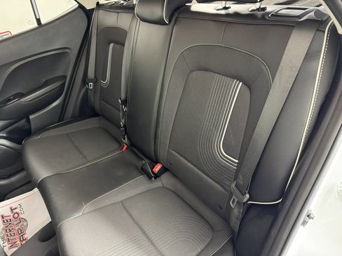 Used 2023 Hyundai Venue Limited w/ Cargo Package FWD image 34