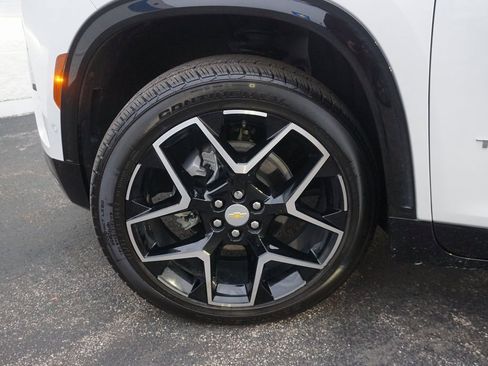 Certified 2025 Chevrolet Traverse High Country image 37