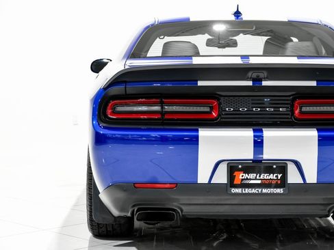 Used 2019 Dodge Challenger SRT Hellcat Redeye image 34