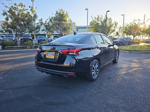 Used 2021 Nissan Versa SV image 7