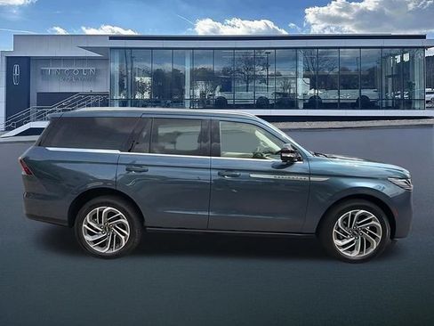 New 2027 Lincoln Navigator Reserve AWD/4WD image 9