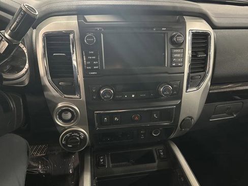 Used 2017 Nissan Titan SV image 8