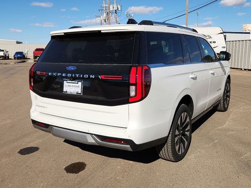 New 2026 Ford Expedition Platinum w/ Driver's Package AWD/4WD image 4