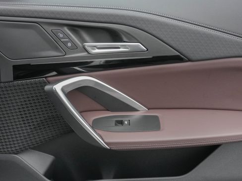 Certified 2025 BMW X2 xDrive28i image 31