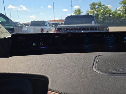 Used 2025 Lincoln Navigator L Reserve AWD/4WD image 14