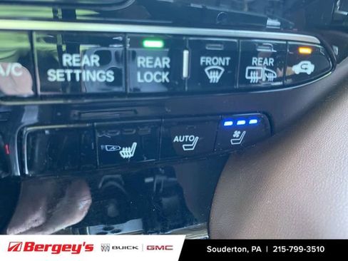 Used 2023 Acura MDX SH-AWD w/ Advance Package image 39