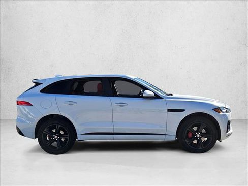 Used 2017 Jaguar F-PACE S image 4