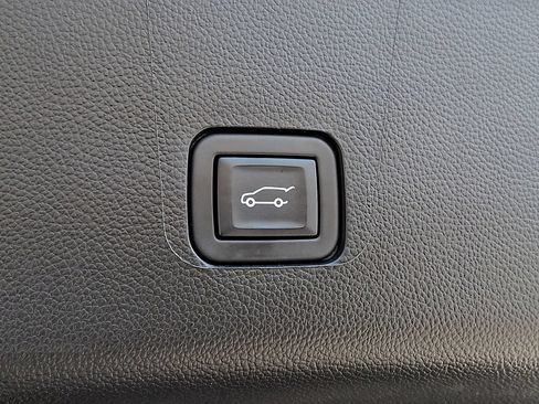 Certified 2023 Chevrolet Traverse High Country AWD/4WD image 30