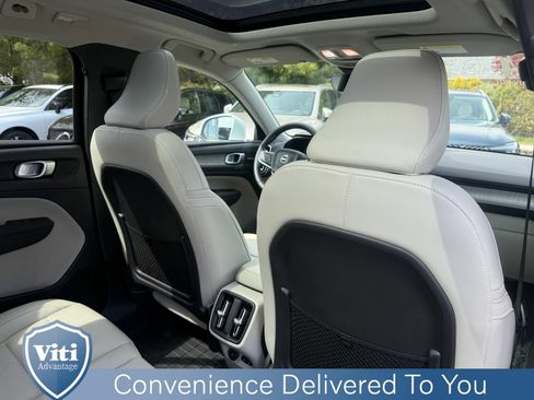 Certified 2024 Volvo XC40 B5 Plus w/ Protection Package Premier AWD/4WD image 27