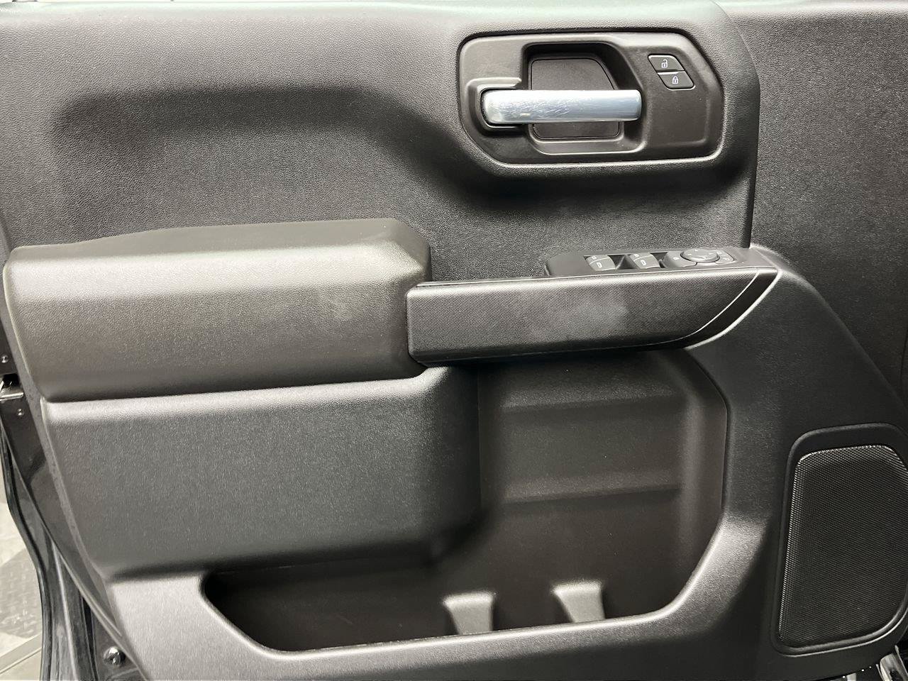 Certified 2022 GMC Sierra 1500 Pro w/ Pro Value Package AWD/4WD image 8