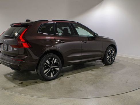 New 2026 Volvo XC60 B5 Plus w/ Climate Package image 5