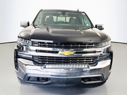 Used 2020 Chevrolet Silverado 1500 LT image 2