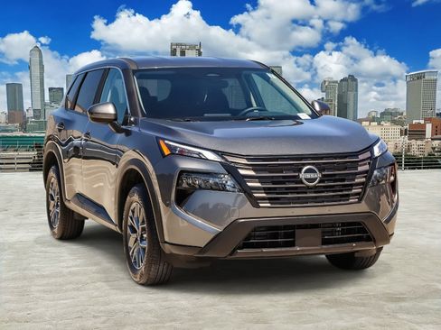 Used 2026 Nissan Rogue SV FWD image 3