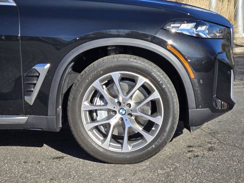 New 2026 BMW X5 xDrive50e w/ Premium Package AWD/4WD image 9