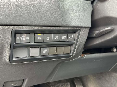 Used 2022 Toyota Tundra Limited image 10