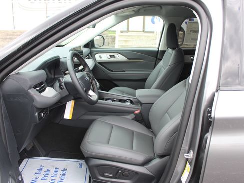 New 2026 Ford Explorer Active w/ Active Comfort Package AWD/4WD image 21
