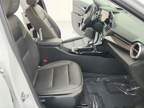 Used 2025 Chevrolet Trax ACTIV w/ Driver Confidence Package image 35