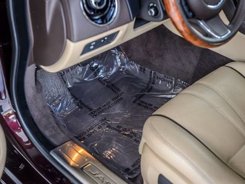 Used 2016 Jaguar XJ R-Sport RWD image 21
