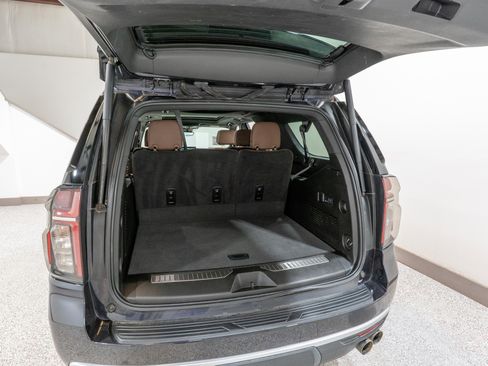 Used 2024 Chevrolet Suburban High Country image 33