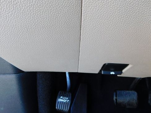 Used 2018 Ford Explorer Limited image 29