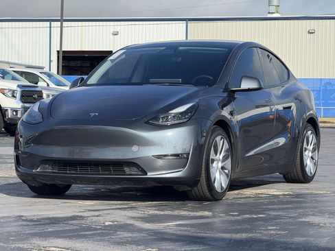 Used 2022 Tesla Model Y Performance image 5