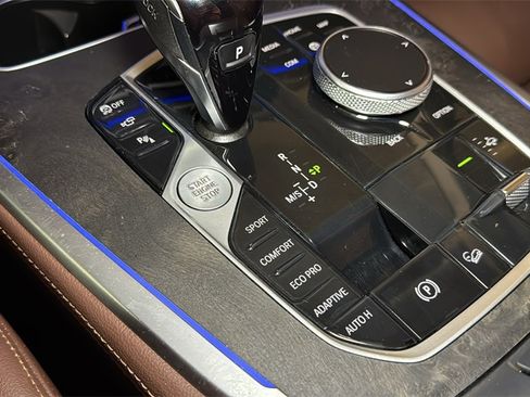 Used 2022 BMW X7 xDrive40i w/ Premium Package image 34