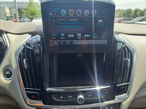 Used 2019 Chevrolet Traverse Premier w/ Driver Confidence II Package FWD image 21