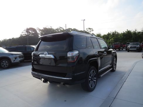 Used 2021 Toyota 4Runner Limited image 5