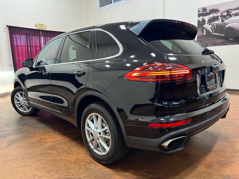 Used 2016 Porsche Cayenne AWD/4WD image 2