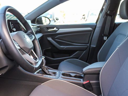 Used 2025 Volkswagen Jetta Sport image 18