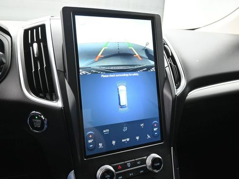 Used 2024 Ford Edge Titanium image 16
