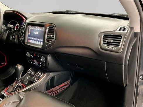 Used 2018 Jeep Compass Trailhawk w/ Leather Interior Group AWD/4WD image 22