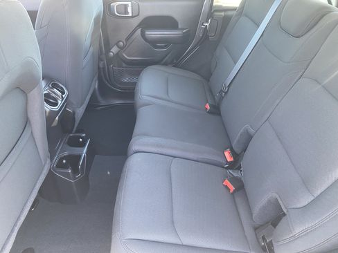 Used 2022 Jeep Wrangler Unlimited Sport AWD/4WD image 15