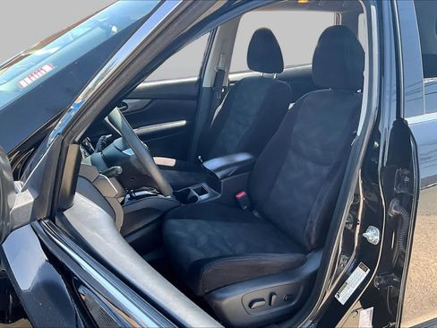 Used 2014 Nissan Rogue SV w/ SV Moonroof Package FWD image 8