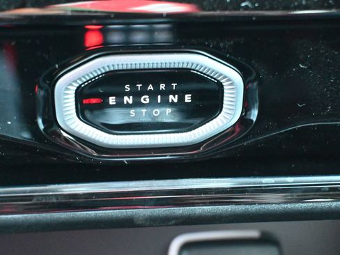 New 2026 Jeep Grand Cherokee Limited AWD/4WD image 16