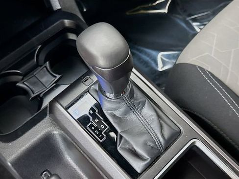 Used 2022 Toyota Tacoma TRD Sport image 16