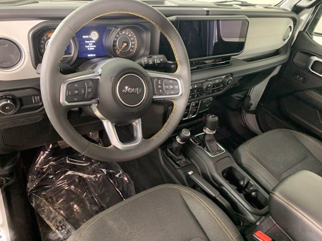Used 2024 Jeep Wrangler Unlimited Sahara w/ Safety Group AWD/4WD image 17