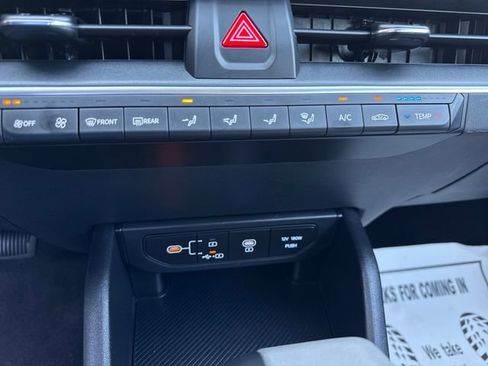 Used 2025 Kia K4 FWD image 18