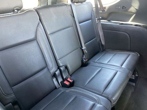 Used 2023 Chevrolet Suburban Premier AWD/4WD image 22