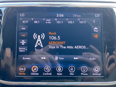 Used 2020 Jeep Grand Cherokee Overland AWD/4WD image 37