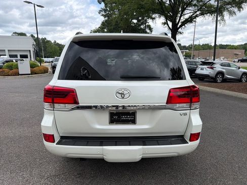 Used 2018 Toyota Land Cruiser AWD/4WD image 11