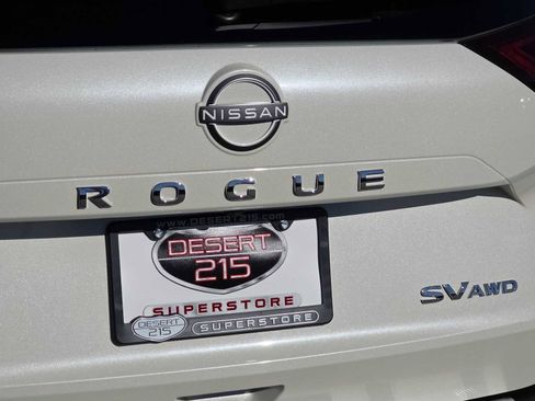 Used 2023 Nissan Rogue SV image 11