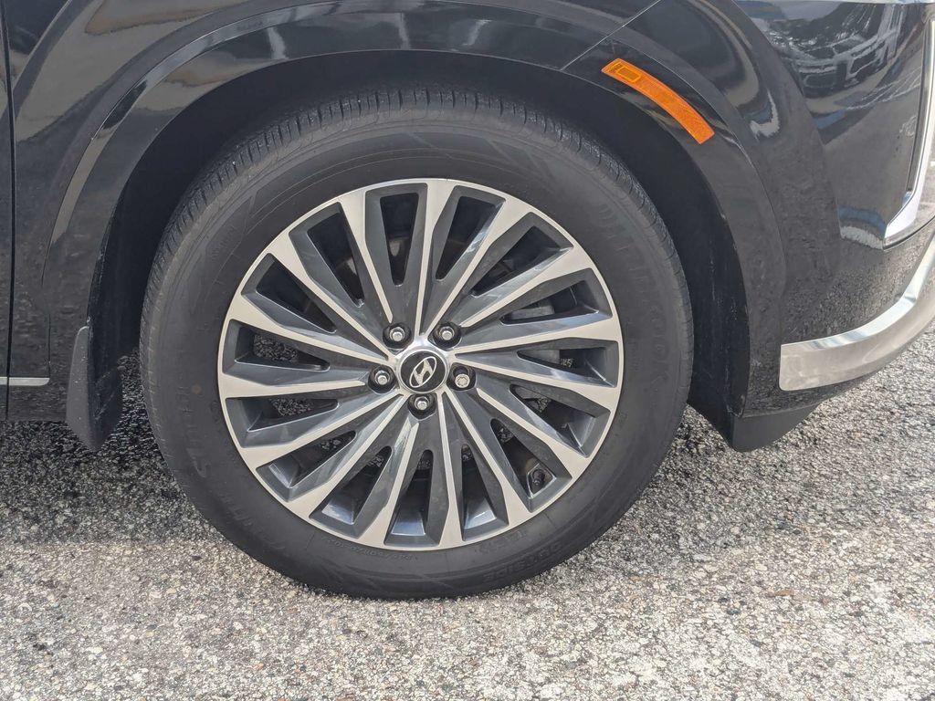 Used 2025 Hyundai Palisade Calligraphy FWD image 14