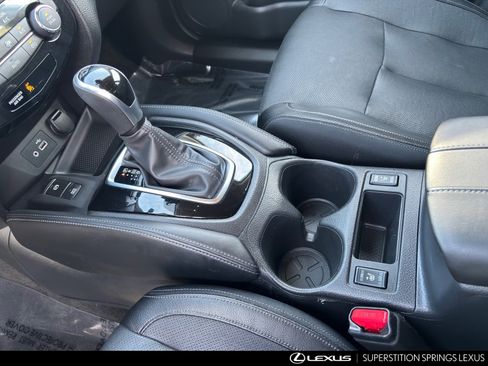 Used 2019 Nissan Rogue SL image 27