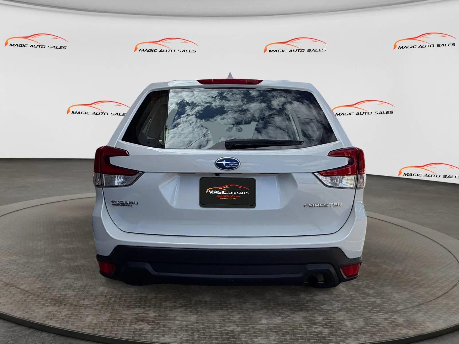 Used 2022 Subaru Forester AWD/4WD image 9