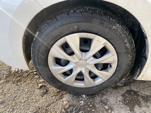 Used 2015 Toyota Corolla L image 20