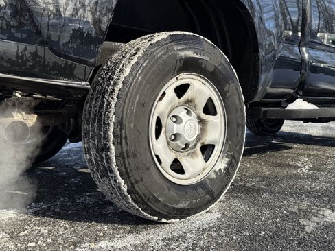 Used 2023 Toyota Tacoma SR image 13