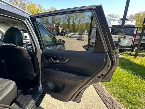 Used 2016 Nissan Rogue SL AWD/4WD image 33