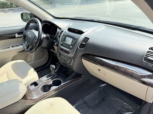Used 2014 Kia Sorento LX w/ Premium Package FWD image 37