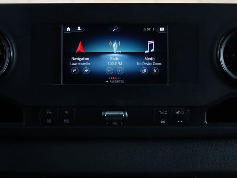Used 2019 Mercedes-Benz Sprinter 4x4 144 image 32